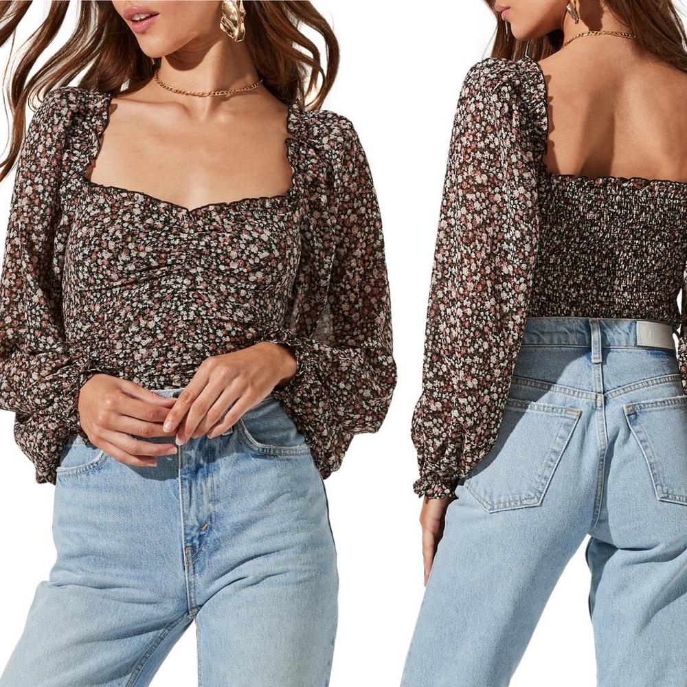 NWOT ASTR the Label Floral Ruched Sweetheart Neck Top